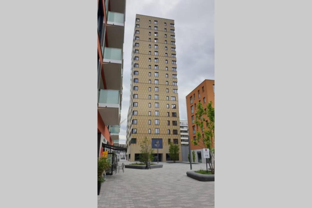 1,5 Zimmer Apartment über den Wolken Berlin Exterior foto